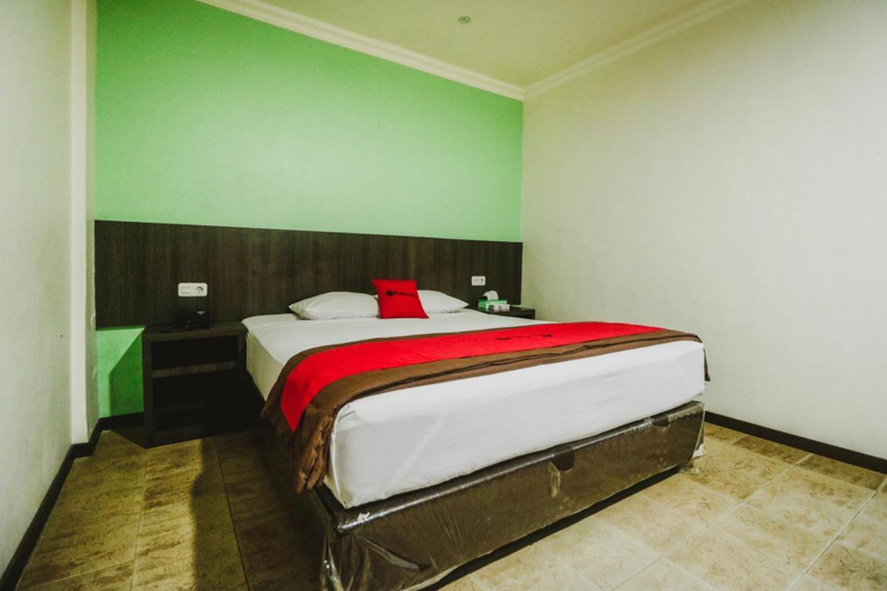RedDoorz Plus near Jambi Prima Mall Zewnętrze zdjęcie