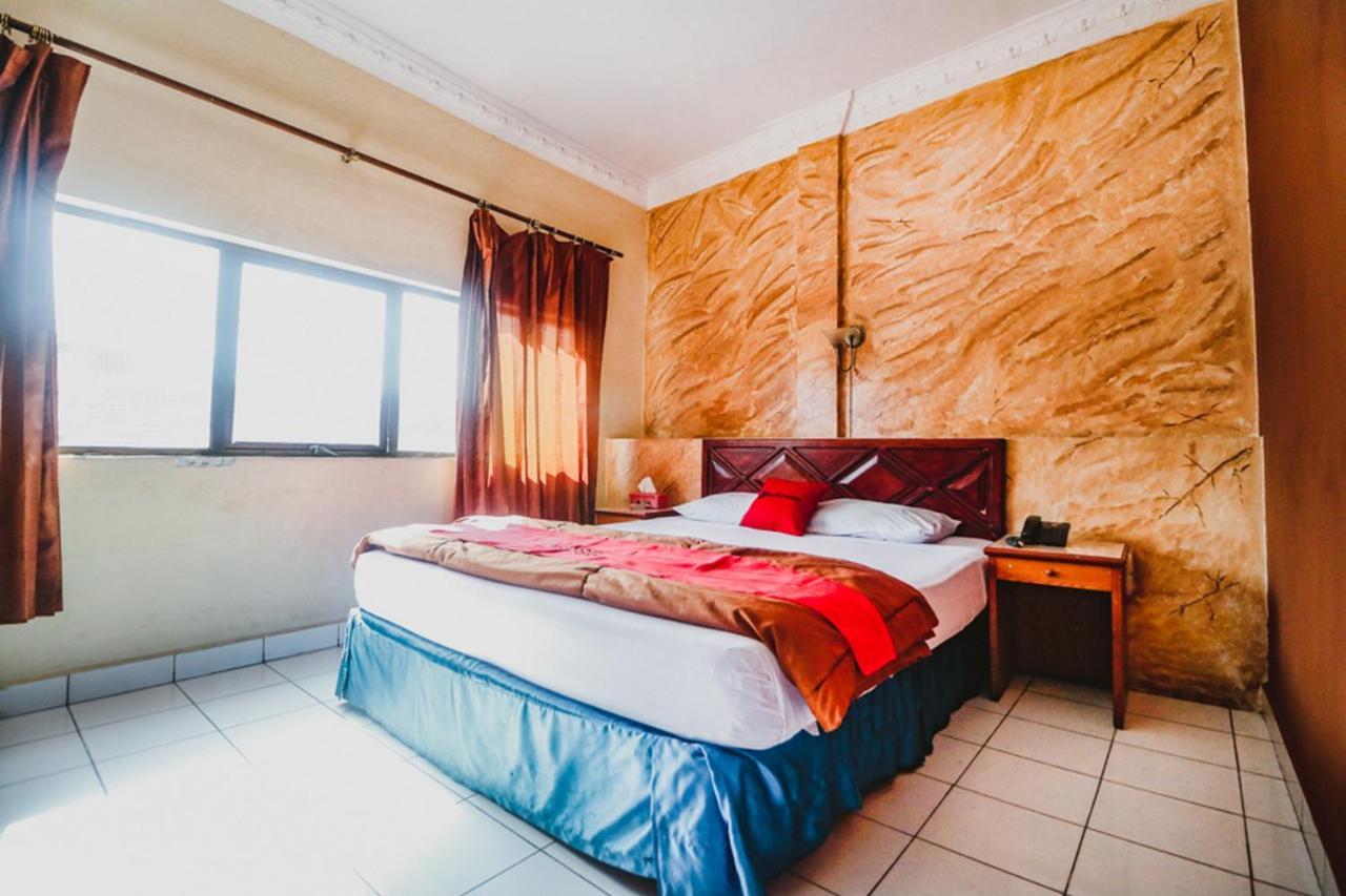 RedDoorz Plus near Jambi Prima Mall Zewnętrze zdjęcie