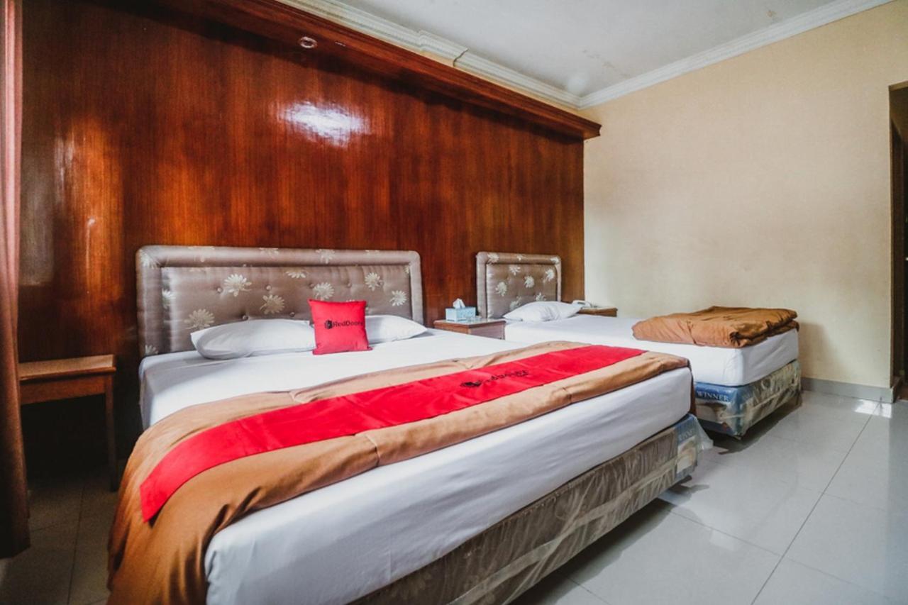 RedDoorz Plus near Jambi Prima Mall Zewnętrze zdjęcie