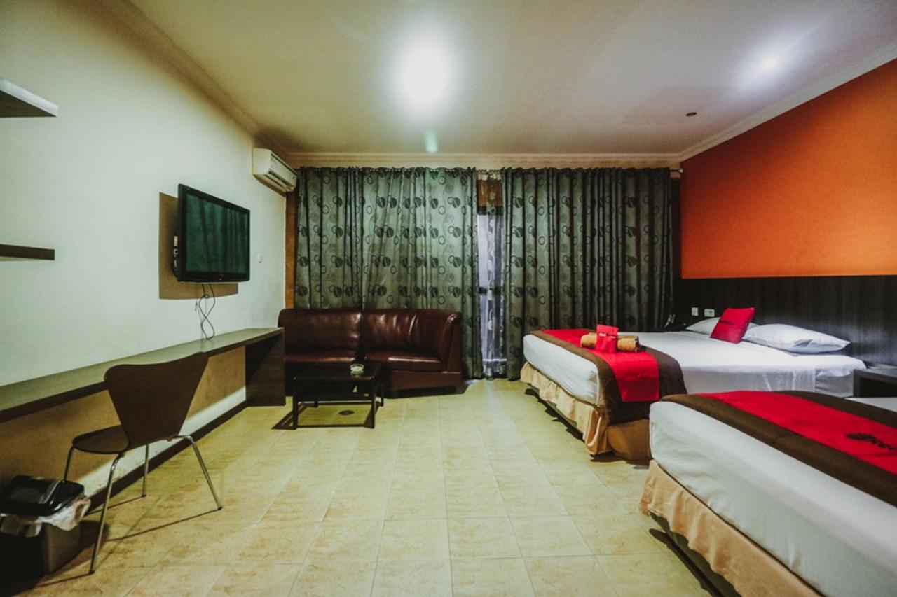 RedDoorz Plus near Jambi Prima Mall Zewnętrze zdjęcie